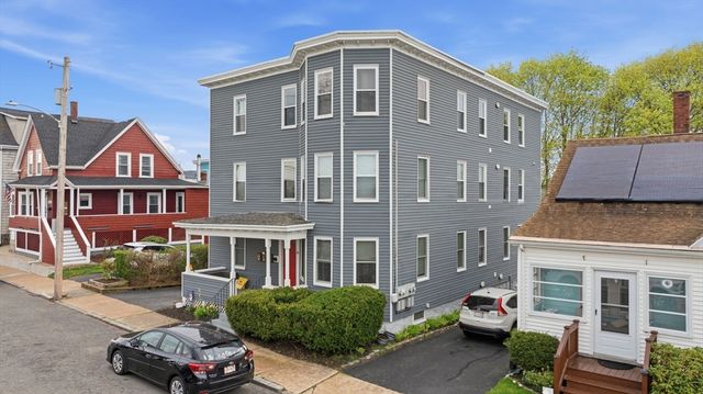 16 Cloutman St 2, Salem, MA 01970