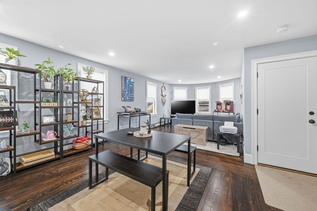 16 Cloutman St 2, Salem, MA 01970