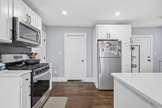 16 Cloutman St 2, Salem, MA 01970
