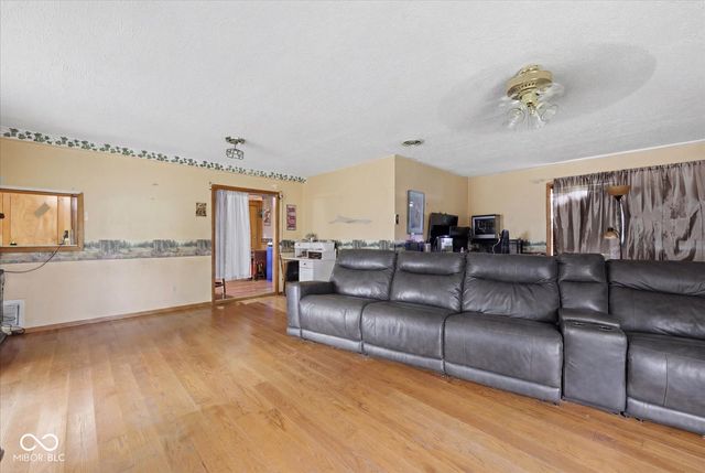 8799 S Nineveh Road, Nineveh, IN 46164