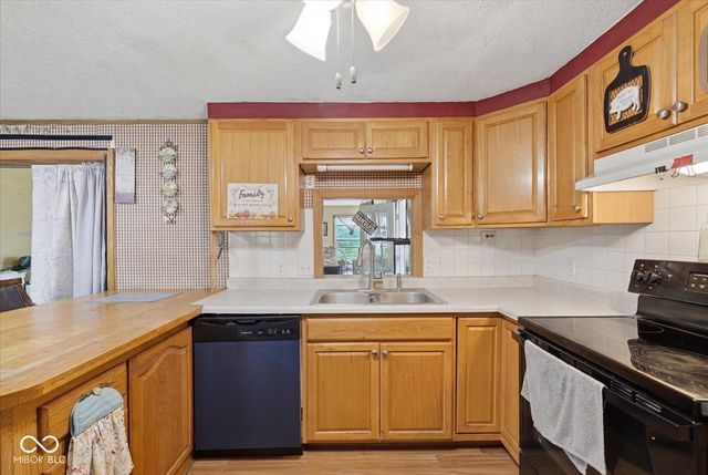 8799 S Nineveh Road, Nineveh, IN 46164