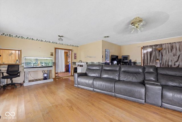 8799 S Nineveh Road, Nineveh, IN 46164