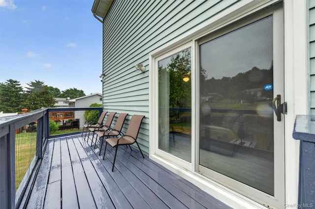 4 Shaker Court, New Windsor, NY 12553