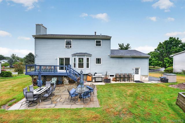 4 Shaker Court, New Windsor, NY 12553