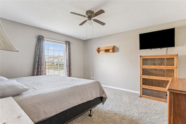 3915 Lexington Dr NE B, Cedar Rapids, IA 52402