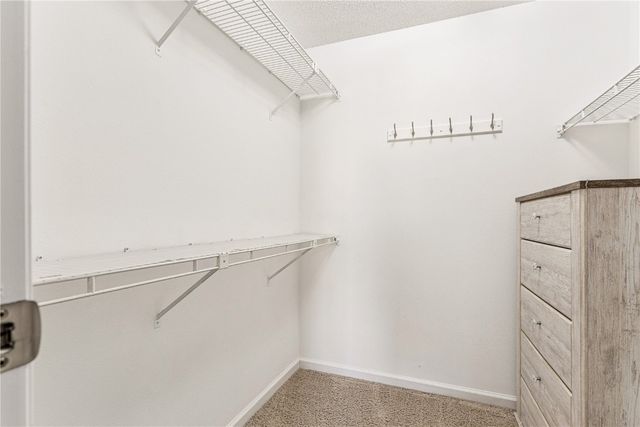 3915 Lexington Dr NE B, Cedar Rapids, IA 52402