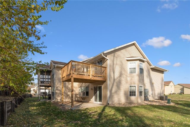 3915 Lexington Dr NE B, Cedar Rapids, IA 52402