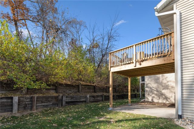 3915 Lexington Dr NE B, Cedar Rapids, IA 52402