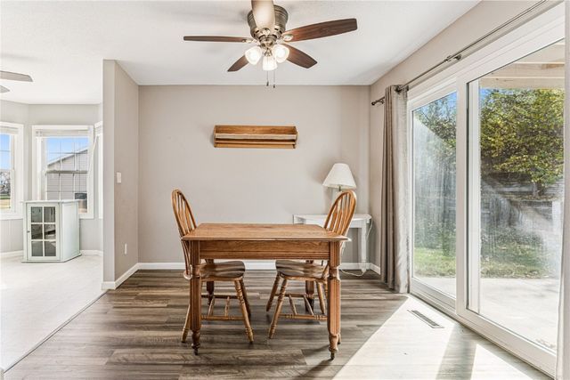 3915 Lexington Dr NE B, Cedar Rapids, IA 52402