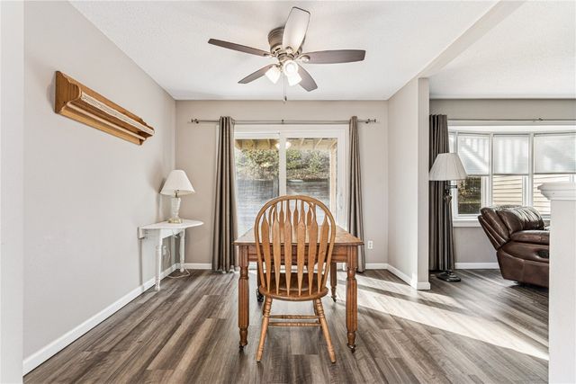 3915 Lexington Dr NE B, Cedar Rapids, IA 52402