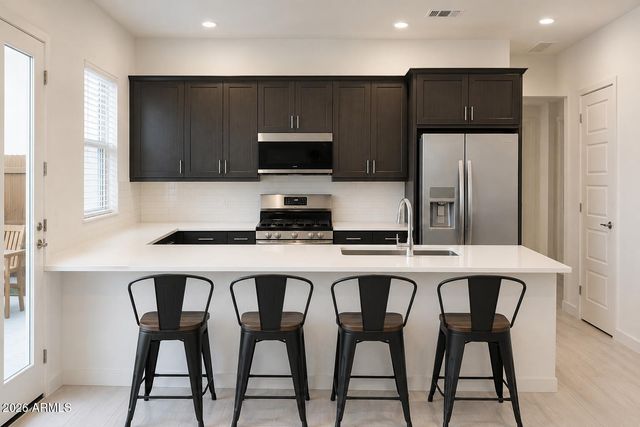 9329 W SELLS Drive, Phoenix, AZ 85037