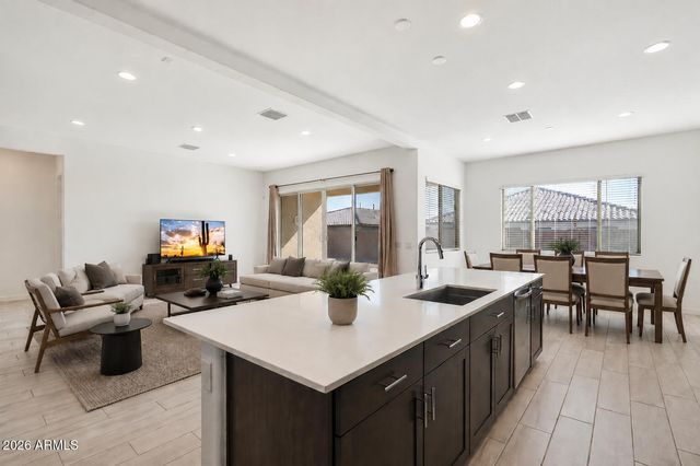 9329 W SELLS Drive, Phoenix, AZ 85037