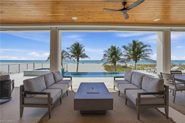 6120 Court ST, Fort Myers Beach, FL 33931