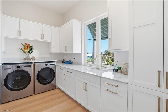 6120 Court ST, Fort Myers Beach, FL 33931
