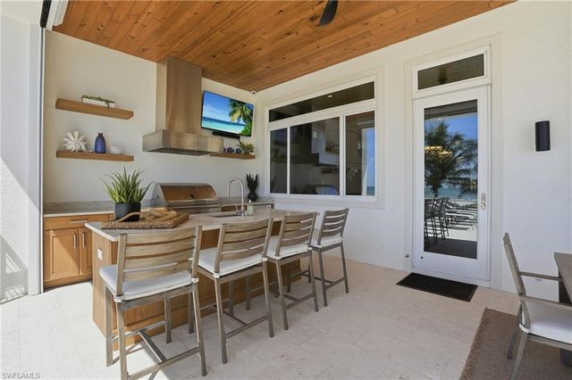 6120 Court ST, Fort Myers Beach, FL 33931