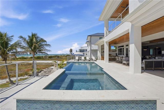 6120 Court ST, Fort Myers Beach, FL 33931