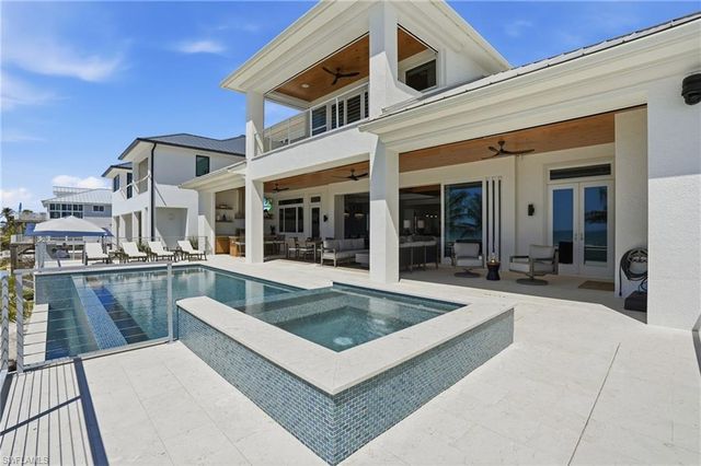 6120 Court ST, Fort Myers Beach, FL 33931