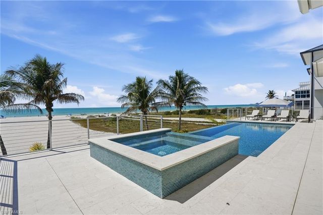 6120 Court ST, Fort Myers Beach, FL 33931