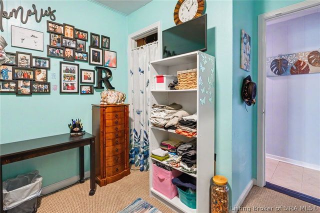932 Whelan Lane, Jeffersonville, IN 47130