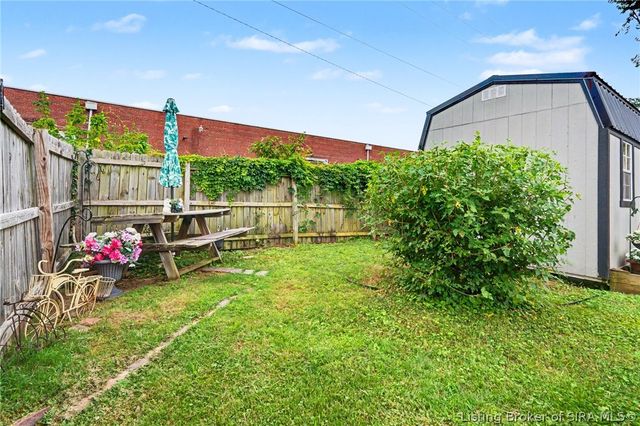 932 Whelan Lane, Jeffersonville, IN 47130
