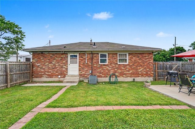 932 Whelan Lane, Jeffersonville, IN 47130