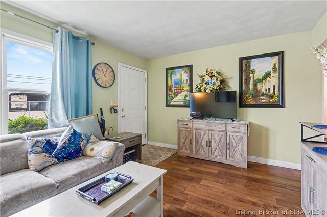 932 Whelan Lane, Jeffersonville, IN 47130