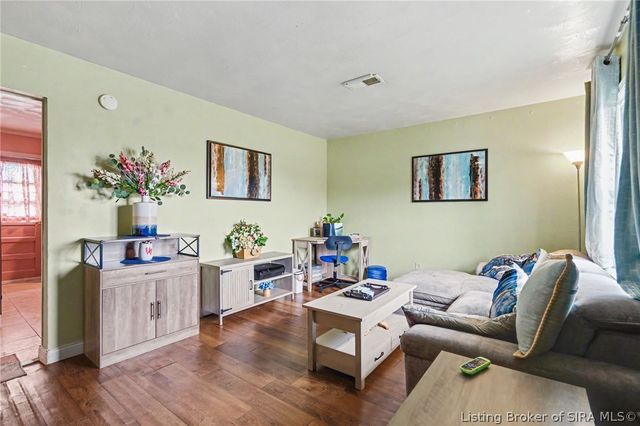 932 Whelan Lane, Jeffersonville, IN 47130