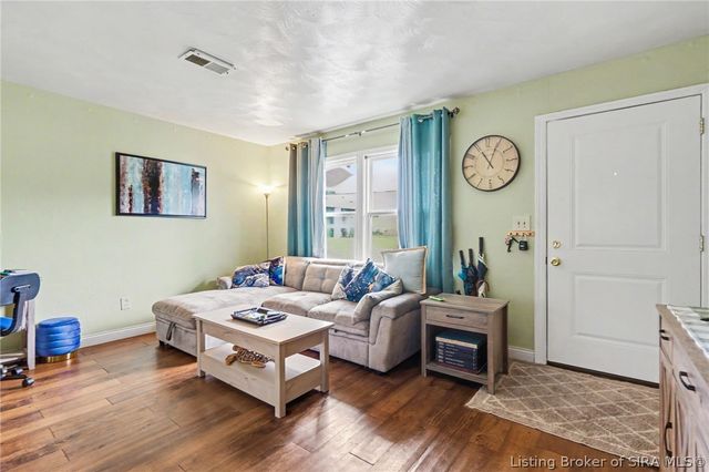 932 Whelan Lane, Jeffersonville, IN 47130