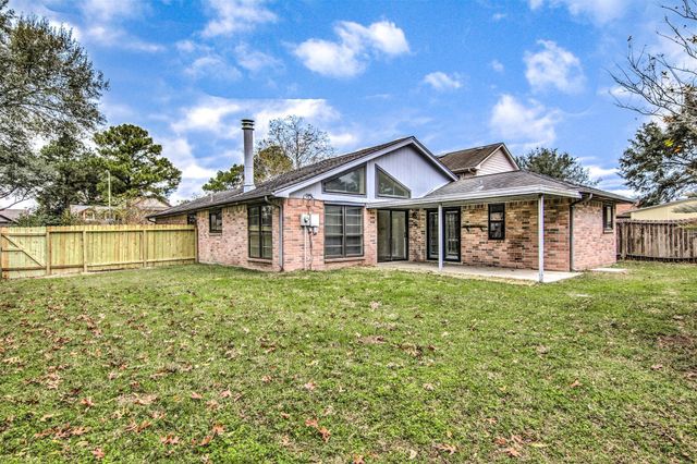 4930 Shadowdale Drive, Houston, TX 77041