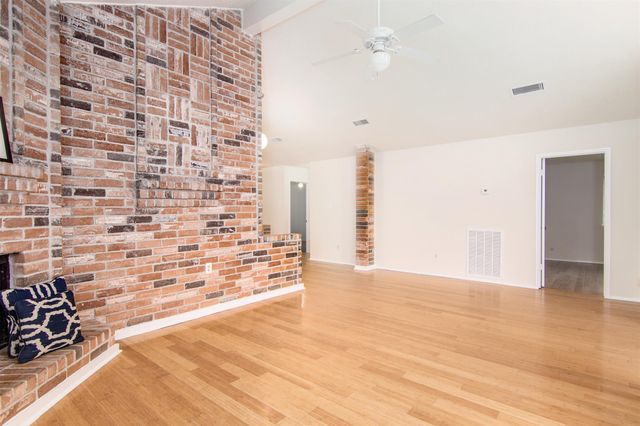 4930 Shadowdale Drive, Houston, TX 77041