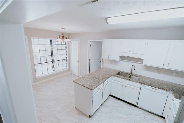 1256 Minhinette Drive, Roswell, GA 30075