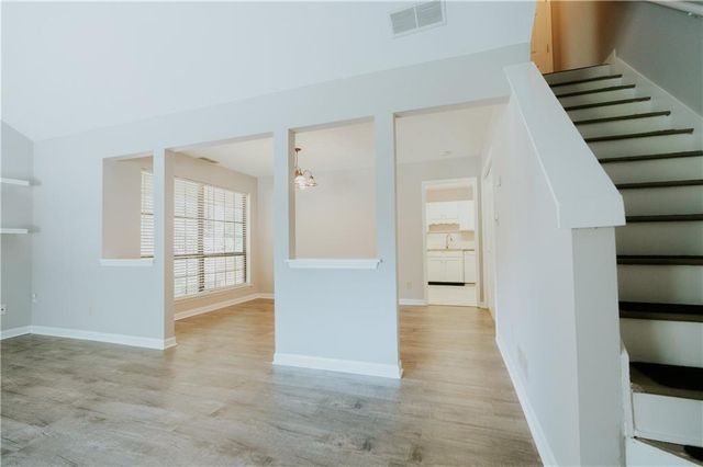 1256 Minhinette Drive, Roswell, GA 30075