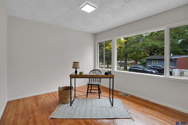 5411 Wilkins Circle, Lincoln, NE 68524