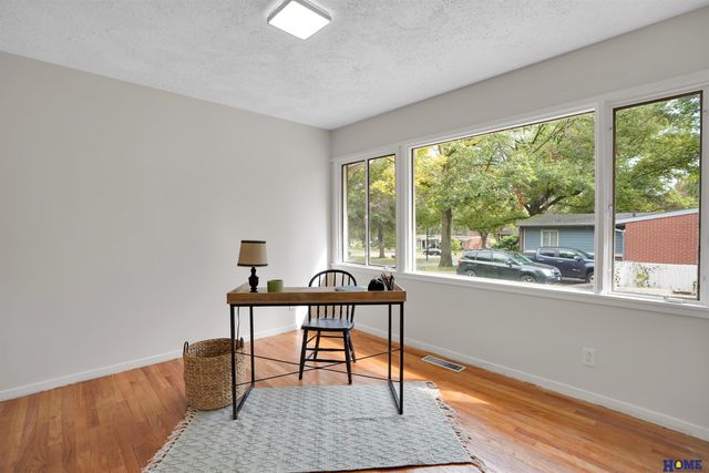 5411 Wilkins Circle, Lincoln, NE 68524