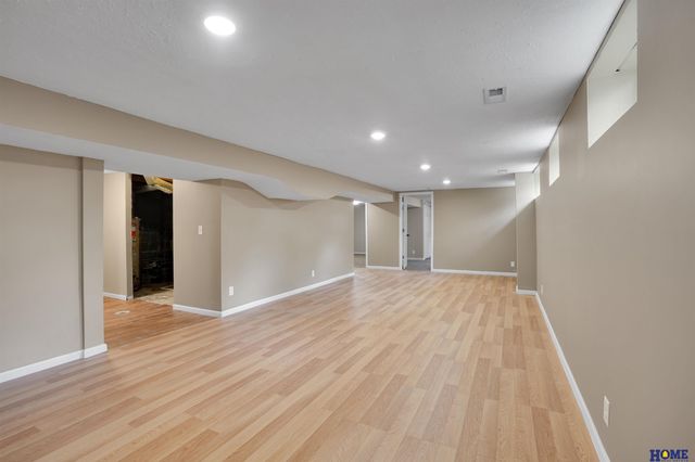 5411 Wilkins Circle, Lincoln, NE 68524