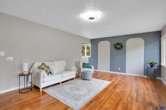 5411 Wilkins Circle, Lincoln, NE 68524