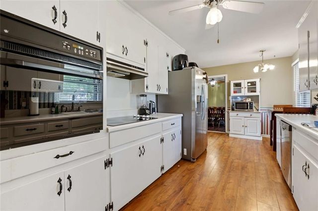 1237 Chapel Dr SW, Marietta, GA 30064
