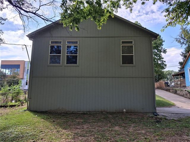 711 Brooklyn Avenue, Kansas City, MO 64124