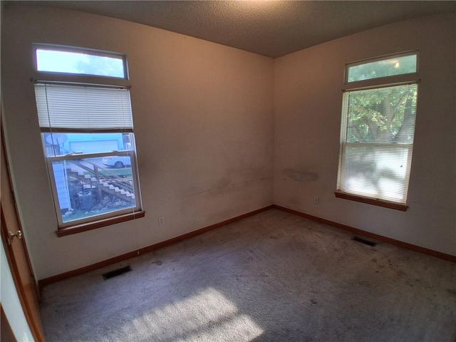 711 Brooklyn Avenue, Kansas City, MO 64124