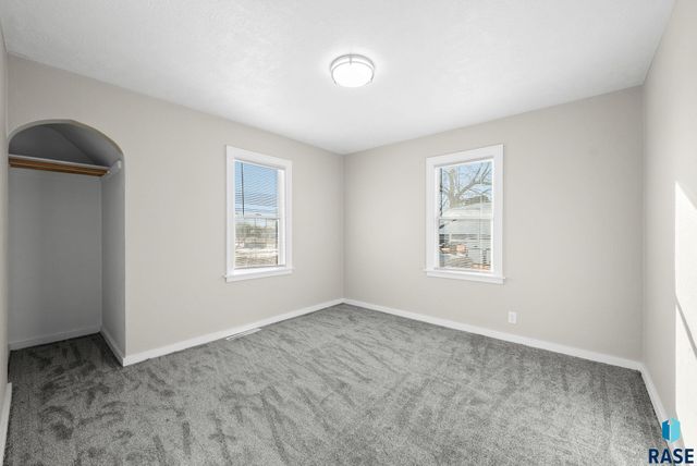 2000 W Madison St Street, Sioux Falls, SD 57104