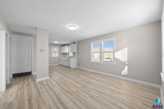 2000 W Madison St Street, Sioux Falls, SD 57104