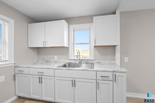 2000 W Madison St Street, Sioux Falls, SD 57104