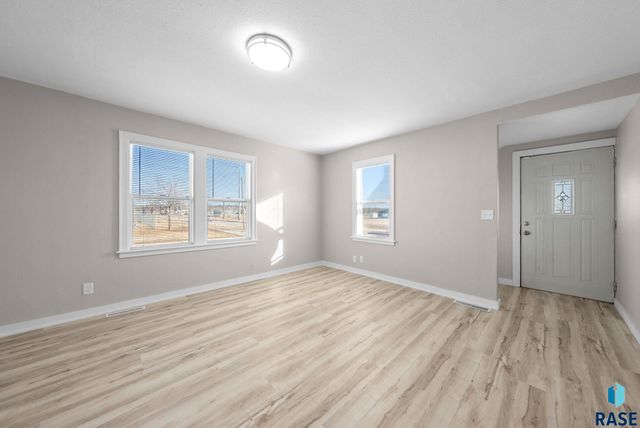 2000 W Madison St Street, Sioux Falls, SD 57104