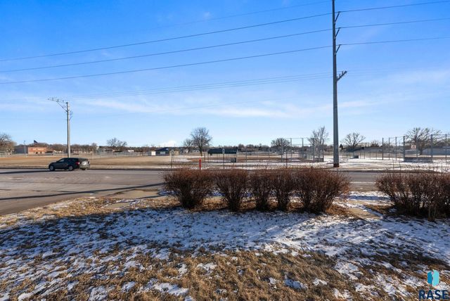 2000 W Madison St Street, Sioux Falls, SD 57104