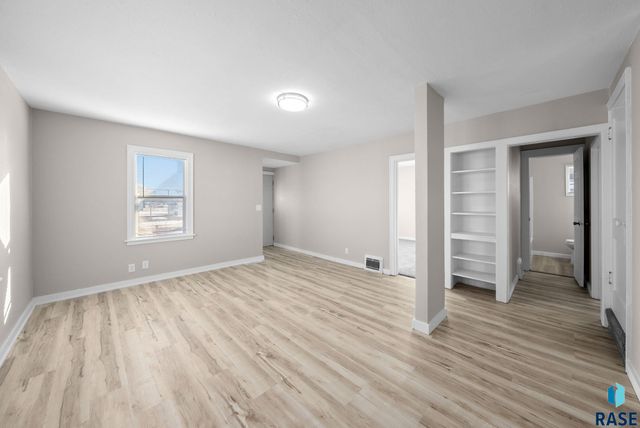 2000 W Madison St Street, Sioux Falls, SD 57104