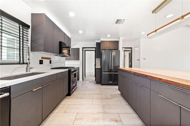 17600 Stare Street, Northridge, CA 91325
