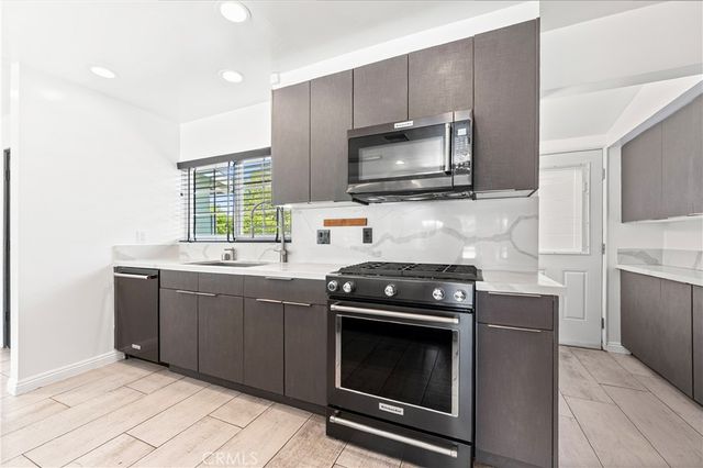 17600 Stare Street, Northridge, CA 91325