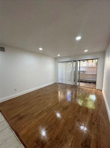 1101 W Macarthur 301, Santa Ana, CA 92707