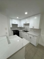 1101 W Macarthur 301, Santa Ana, CA 92707