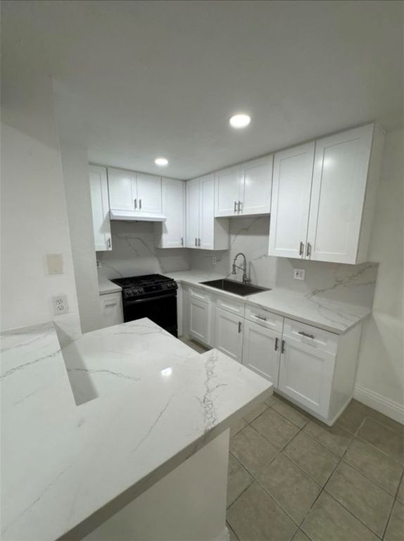 1101 W Macarthur 301, Santa Ana, CA 92707